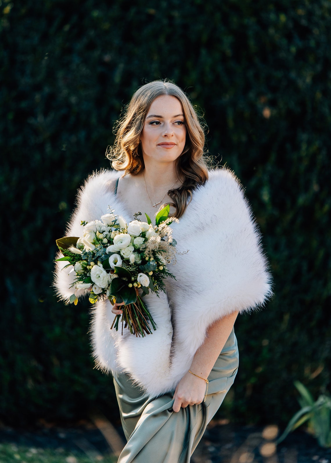 Châle en Fausse Fourrure Ivoir - Stole Wedding Shawl avis et prix