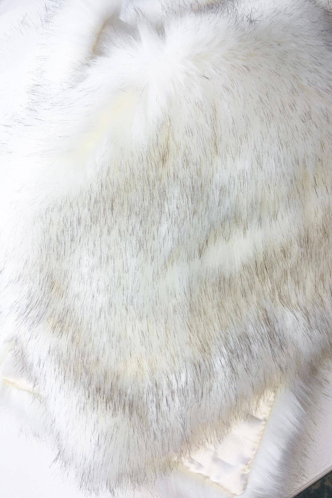 Châle en Fausse Fourrure Ivoir - Stole Wedding Shawl avis et prix